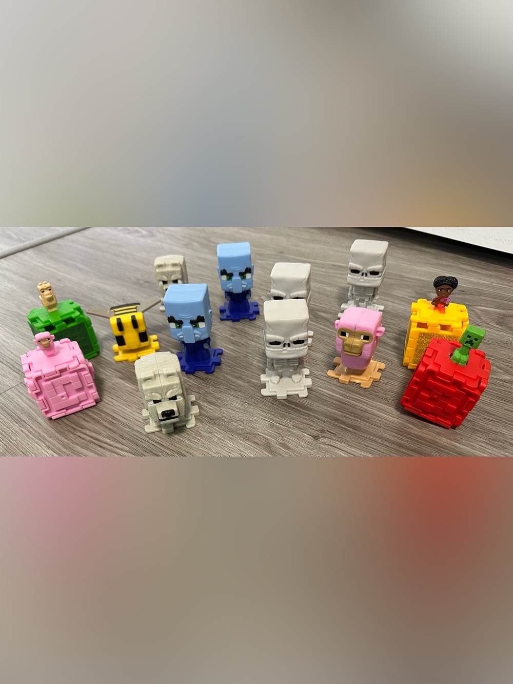 Minecraft McDonald’s Molang 2025 Happy Meal Toy Set Bundle Dennis, Bee, Creeper